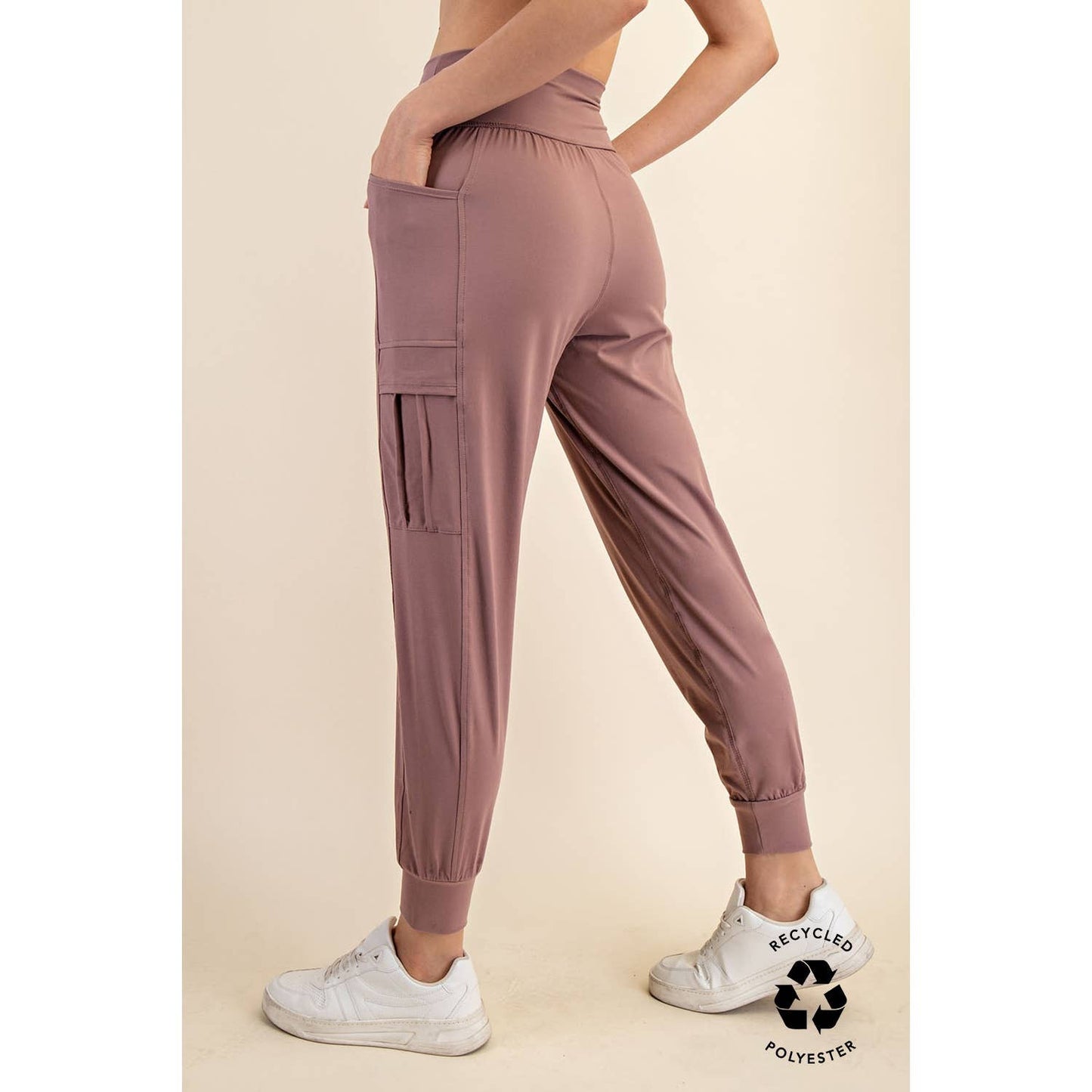 BUTTER JOGGER WITH SIDE POCKETS: True Red