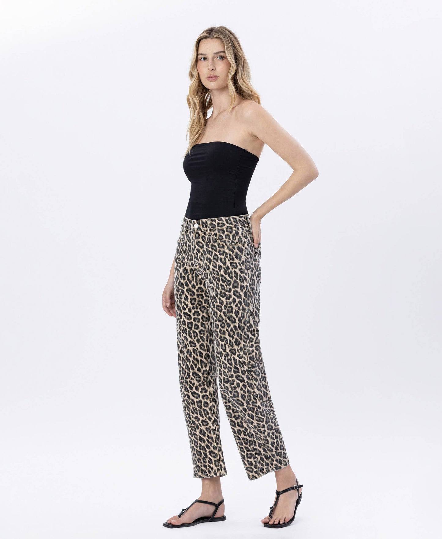 HIGH RISE LEOPARD PRINT BARREL JEANS V3704LPD: LEOPARD