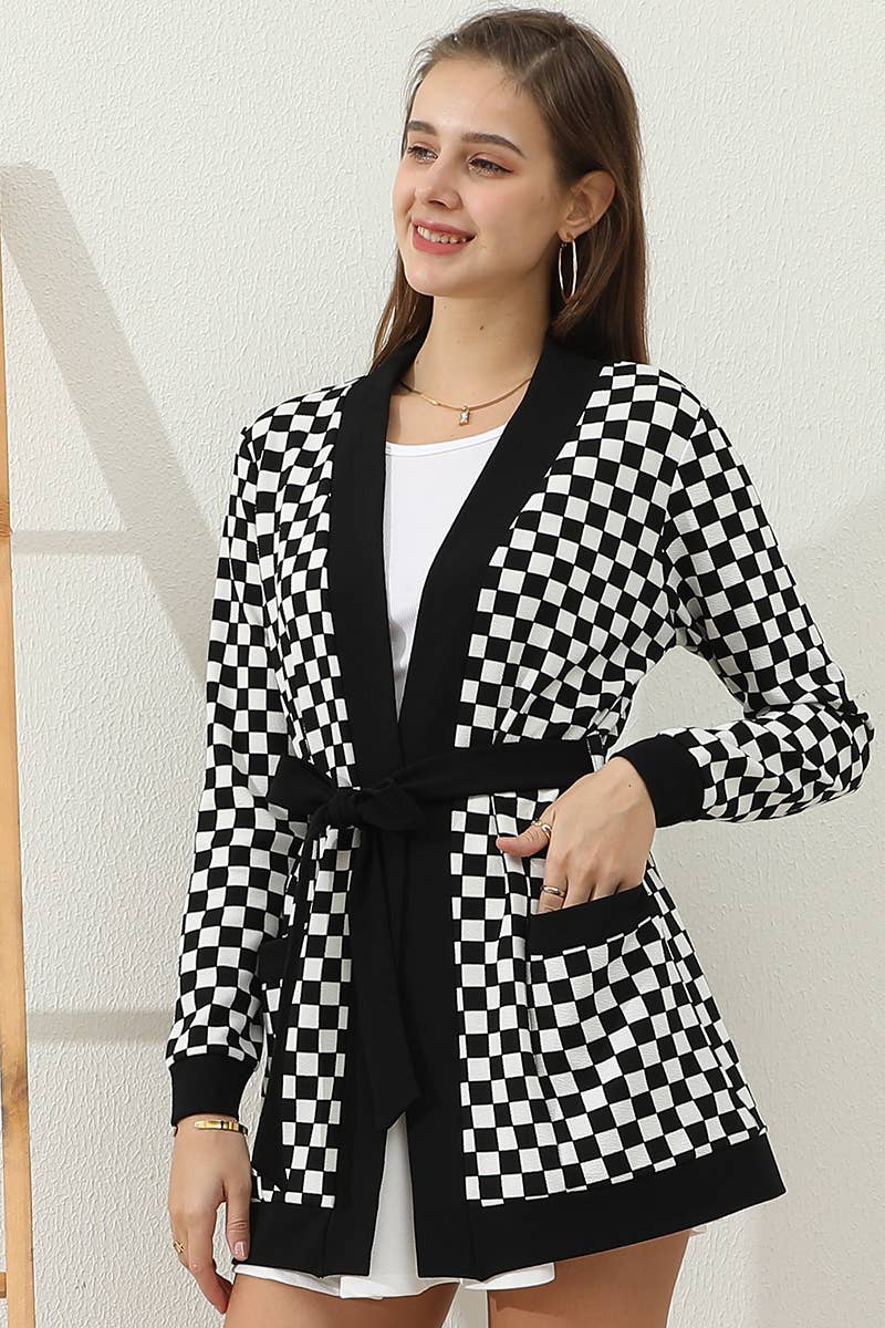 CWOCAL532_LONG SLEEVE SHORT ROVE CARDIGAN WITH POCKETS: BLACKWHITEPLAID