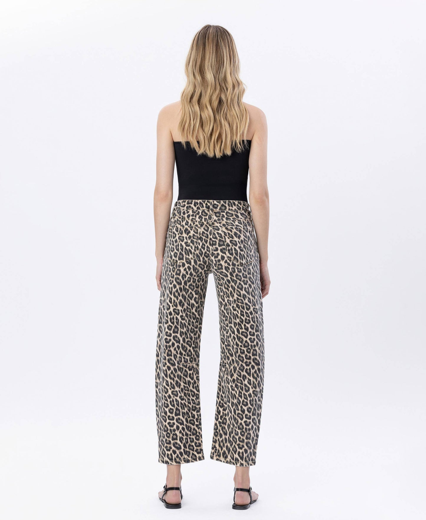 HIGH RISE LEOPARD PRINT BARREL JEANS V3704LPD: LEOPARD
