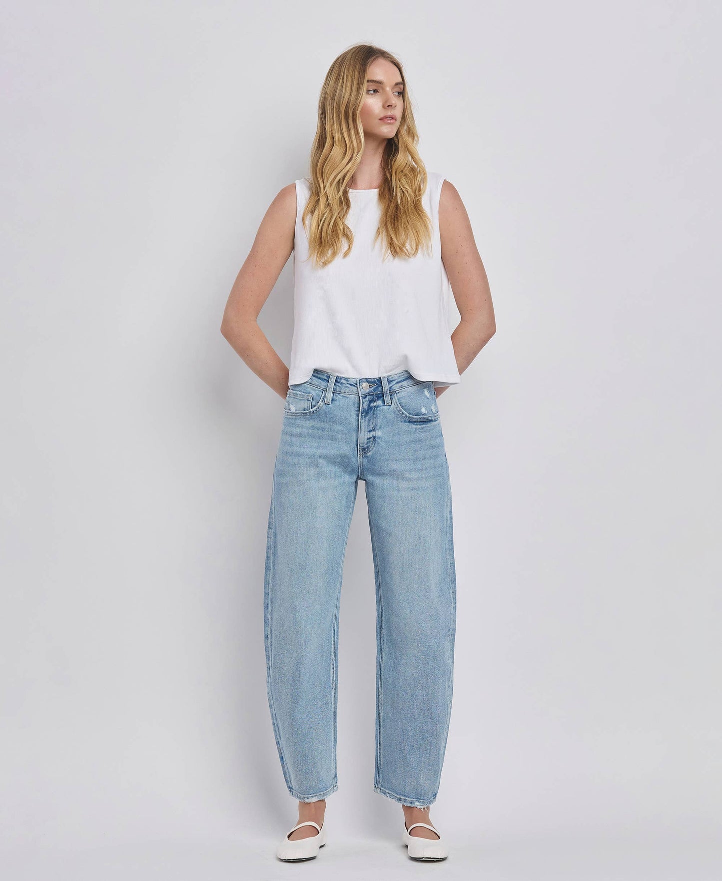 HIGH RISE BARREL LEG JEANS LV1407: SUAVE