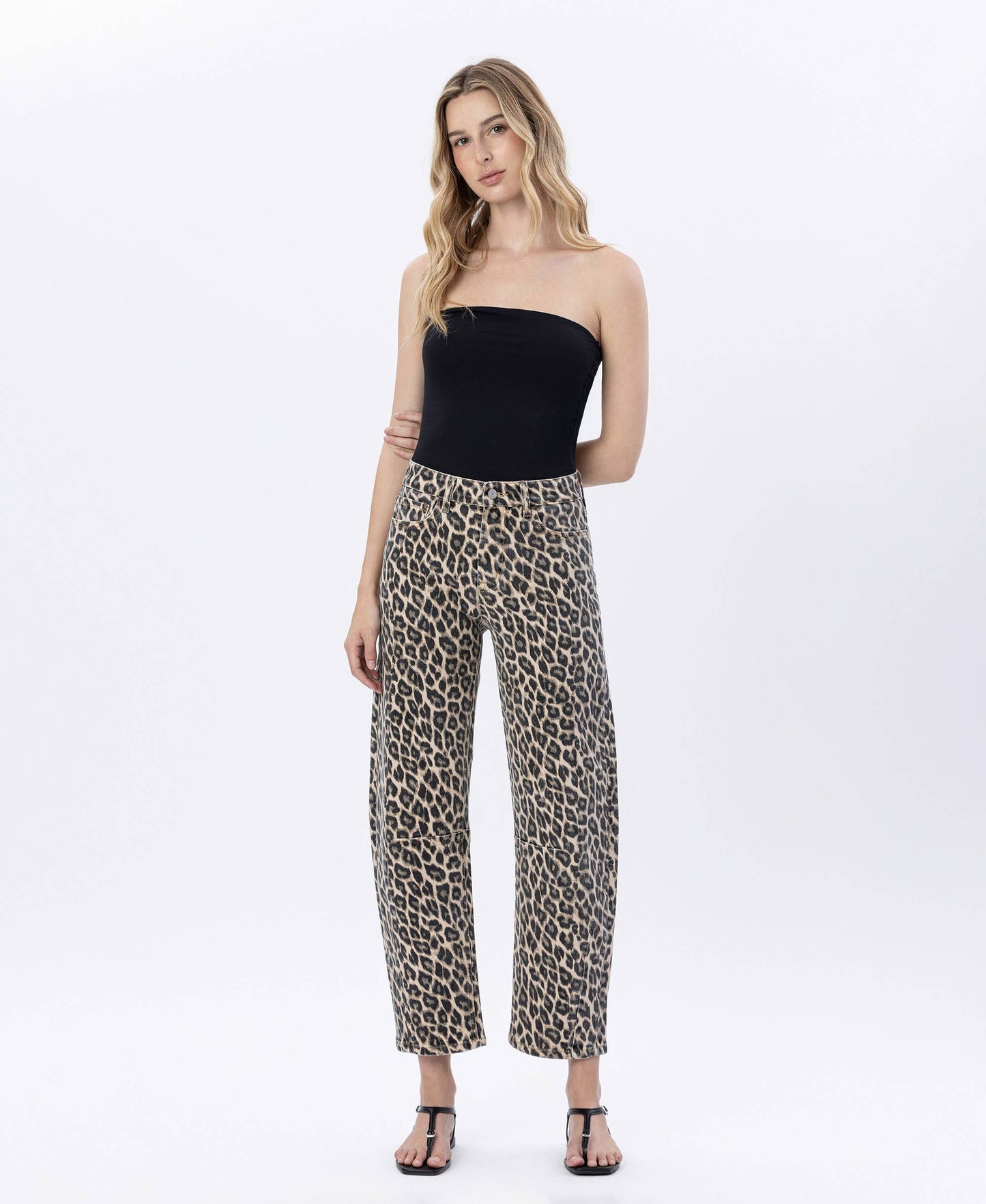 HIGH RISE LEOPARD PRINT BARREL JEANS V3704LPD: LEOPARD
