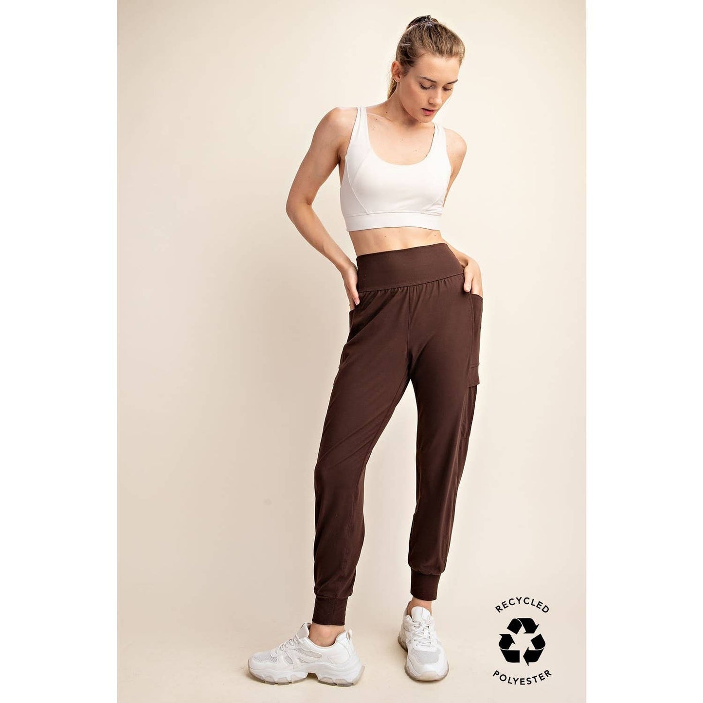 BUTTER JOGGER WITH SIDE POCKETS: True Red