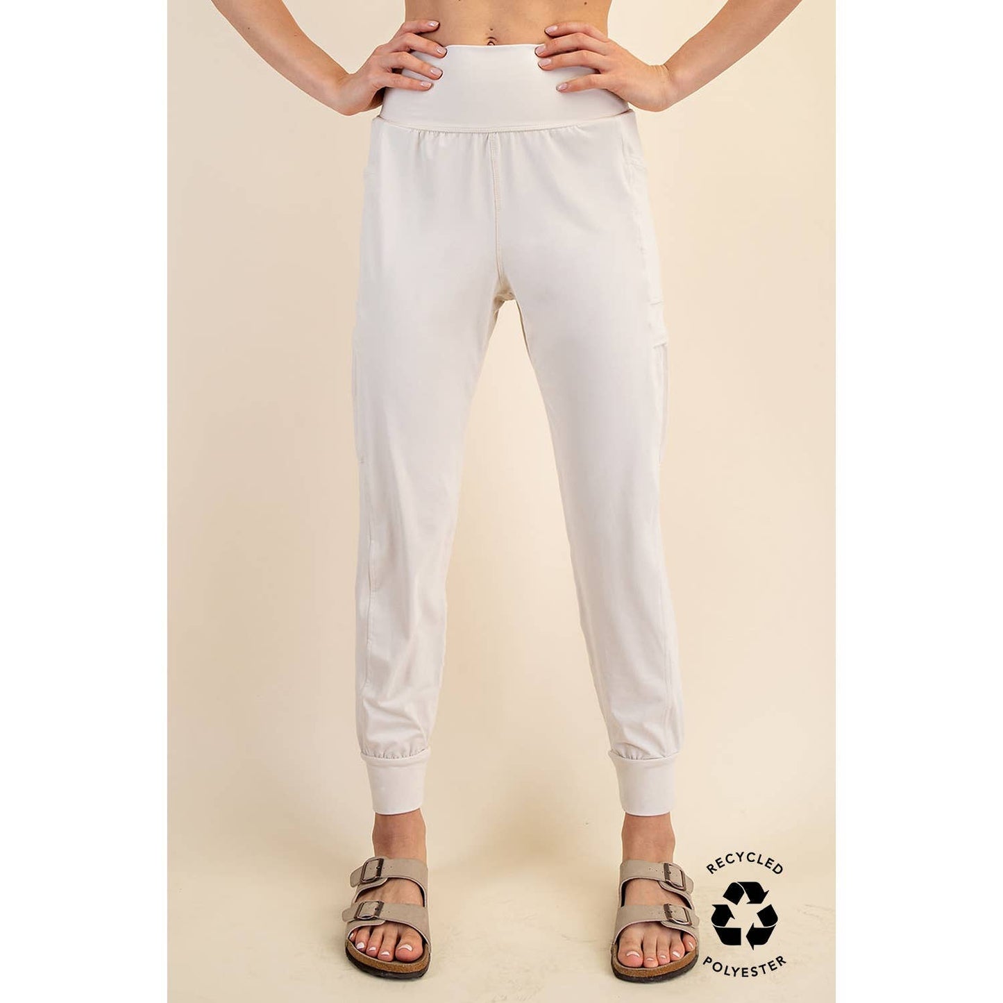BUTTER JOGGER WITH SIDE POCKETS: True Red