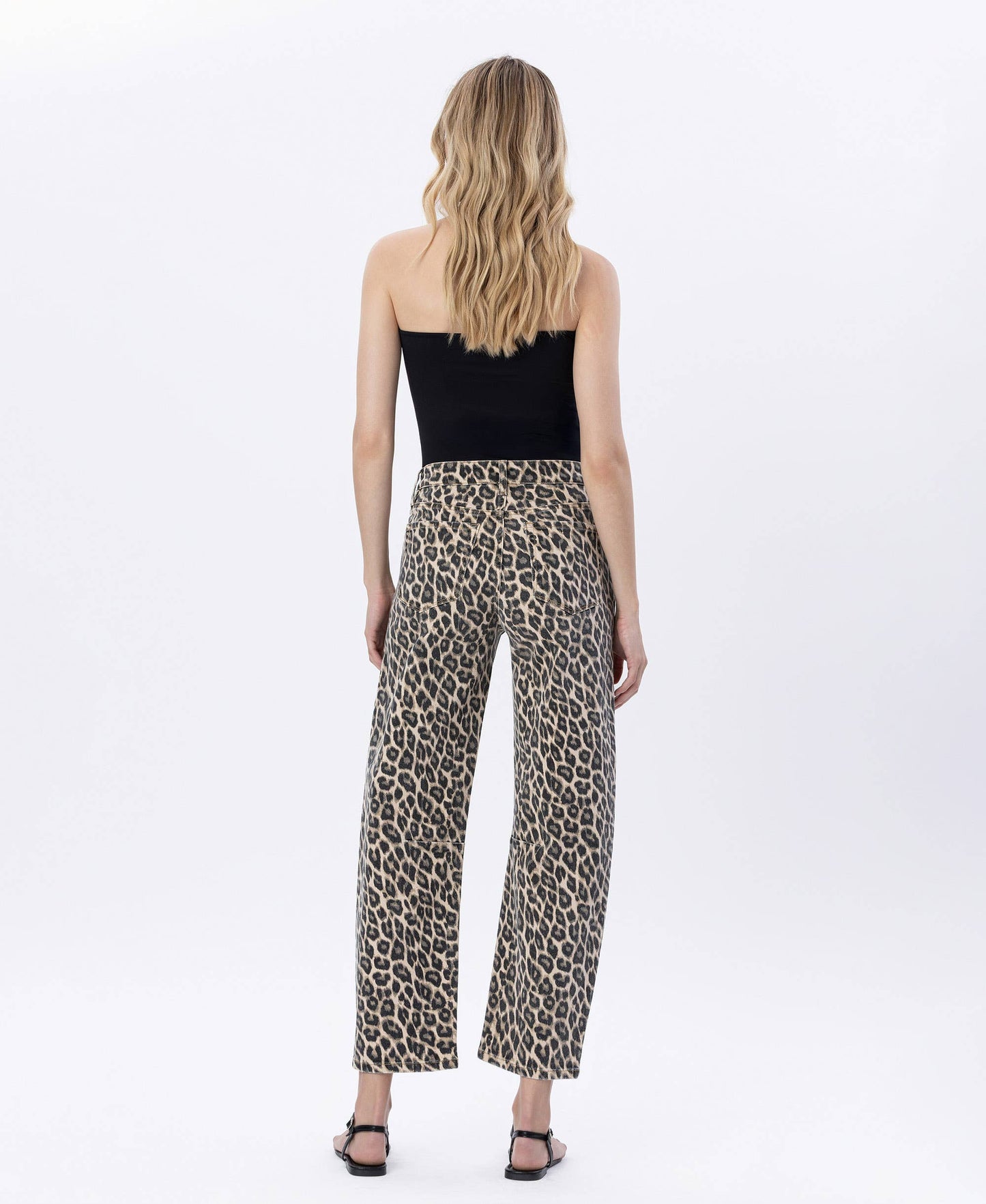 HIGH RISE LEOPARD PRINT BARREL JEANS V3704LPD: LEOPARD