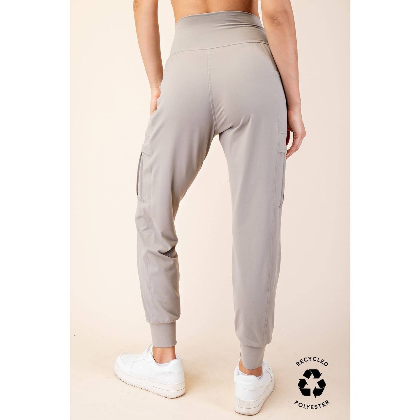 BUTTER JOGGER WITH SIDE POCKETS: True Red