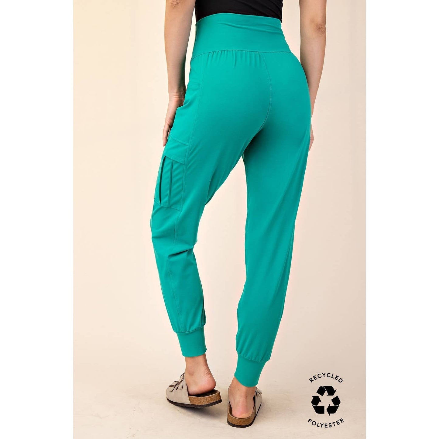 BUTTER JOGGER WITH SIDE POCKETS: True Red