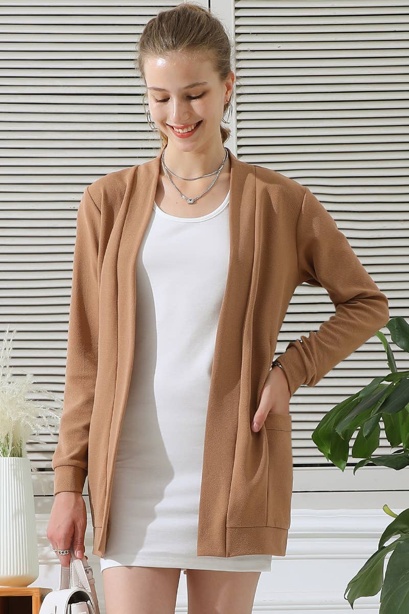 CWOCAL532_LONG SLEEVE SHORT ROVE CARDIGAN WITH POCKETS: BLACKWHITEPLAID